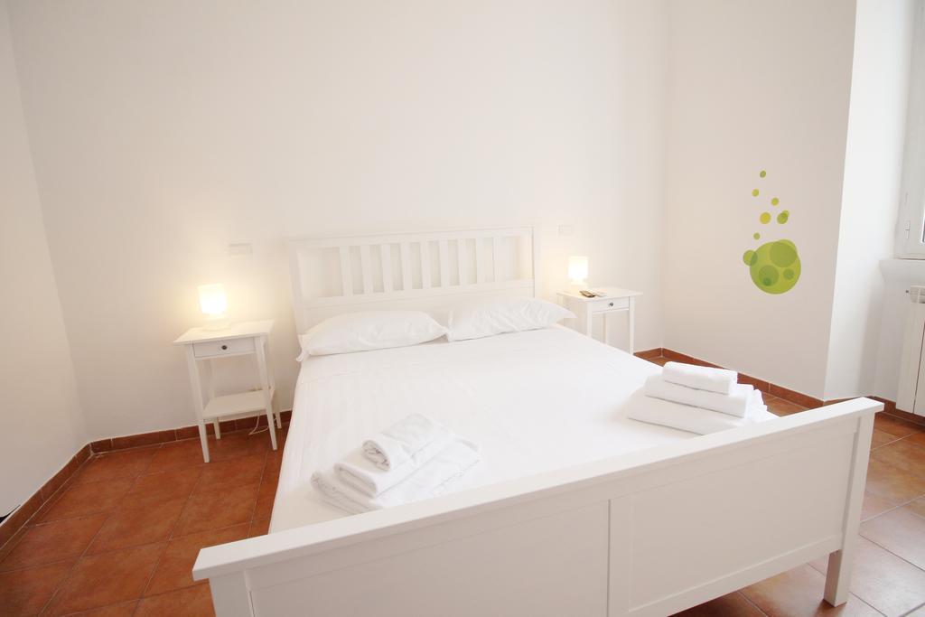 Colosseum Super Family Apartment Рим Екстериор снимка