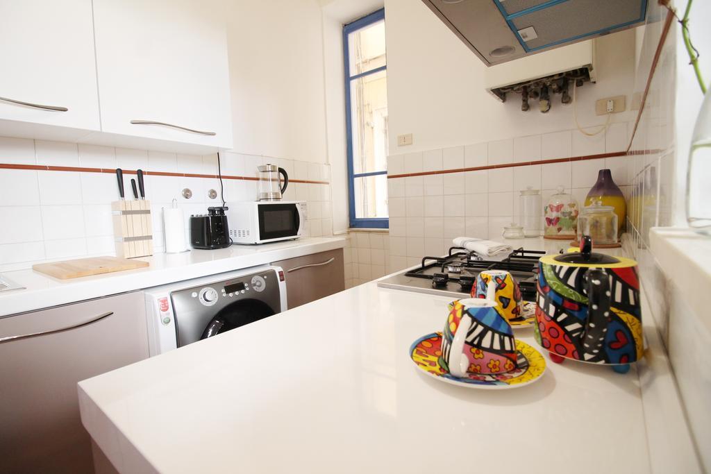 Colosseum Super Family Apartment Рим Екстериор снимка