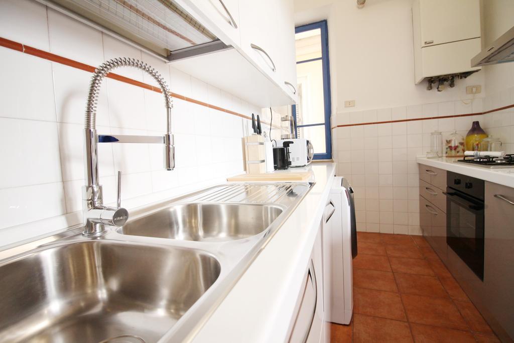 Colosseum Super Family Apartment Рим Екстериор снимка