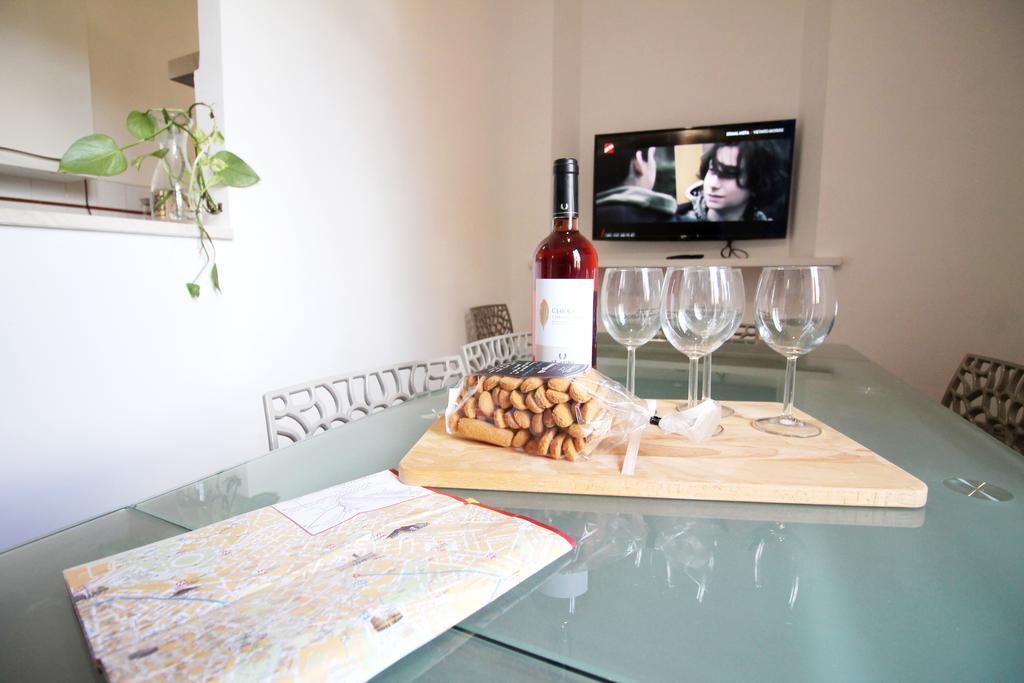 Colosseum Super Family Apartment Рим Екстериор снимка