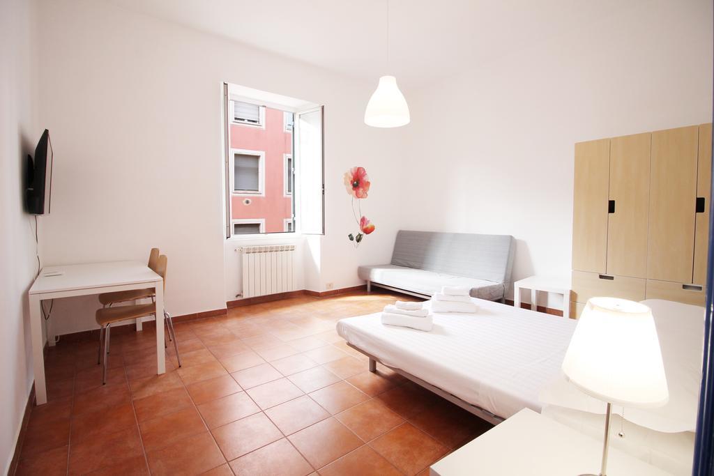 Colosseum Super Family Apartment Рим Екстериор снимка