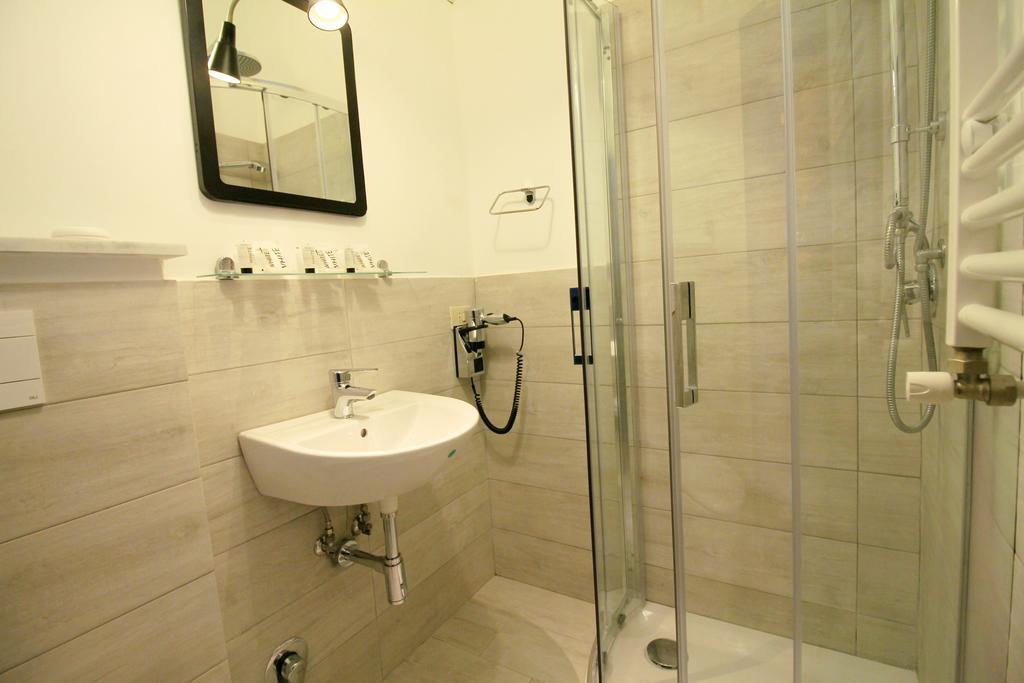 Colosseum Super Family Apartment Рим Екстериор снимка