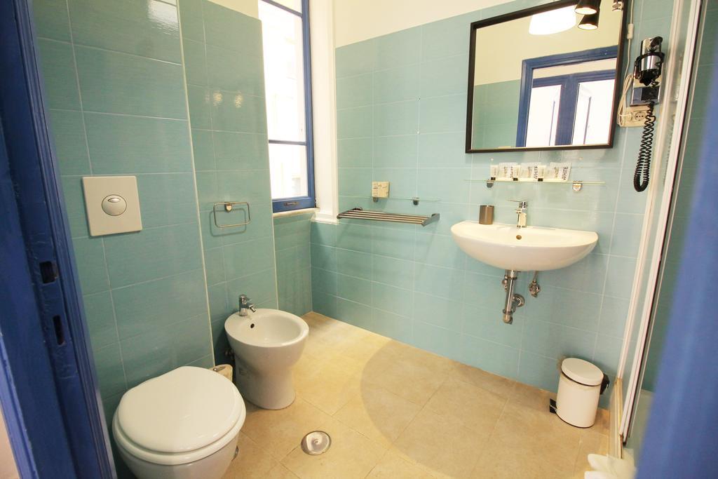 Colosseum Super Family Apartment Рим Екстериор снимка